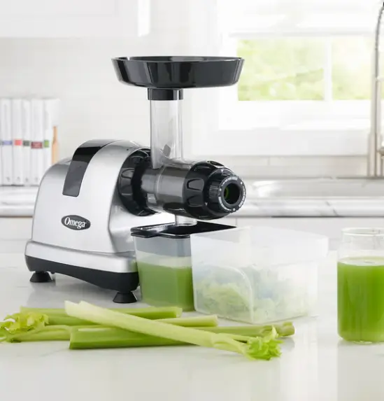 MM900HDS Low Speed Masticating Celery Juicer